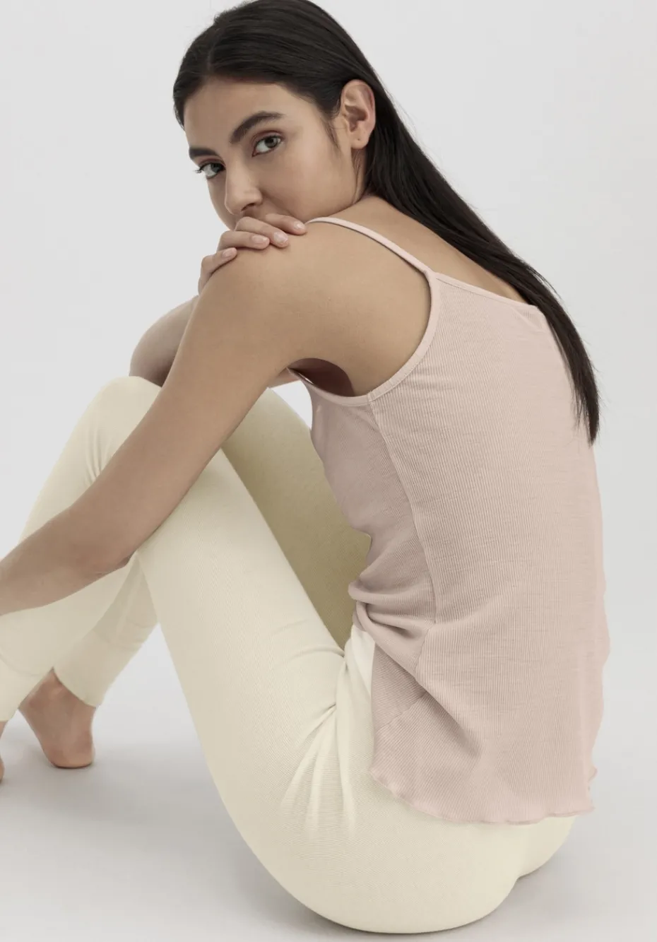 hessnatur Spaghetti Top Fitted WARM TOUCH aus Bio-Merinowolle und TENCEL™ Lyocell von düne Online
