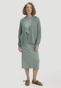 hessnatur Strick Jacke Oversize aus reinem Alpaka von mattgrün