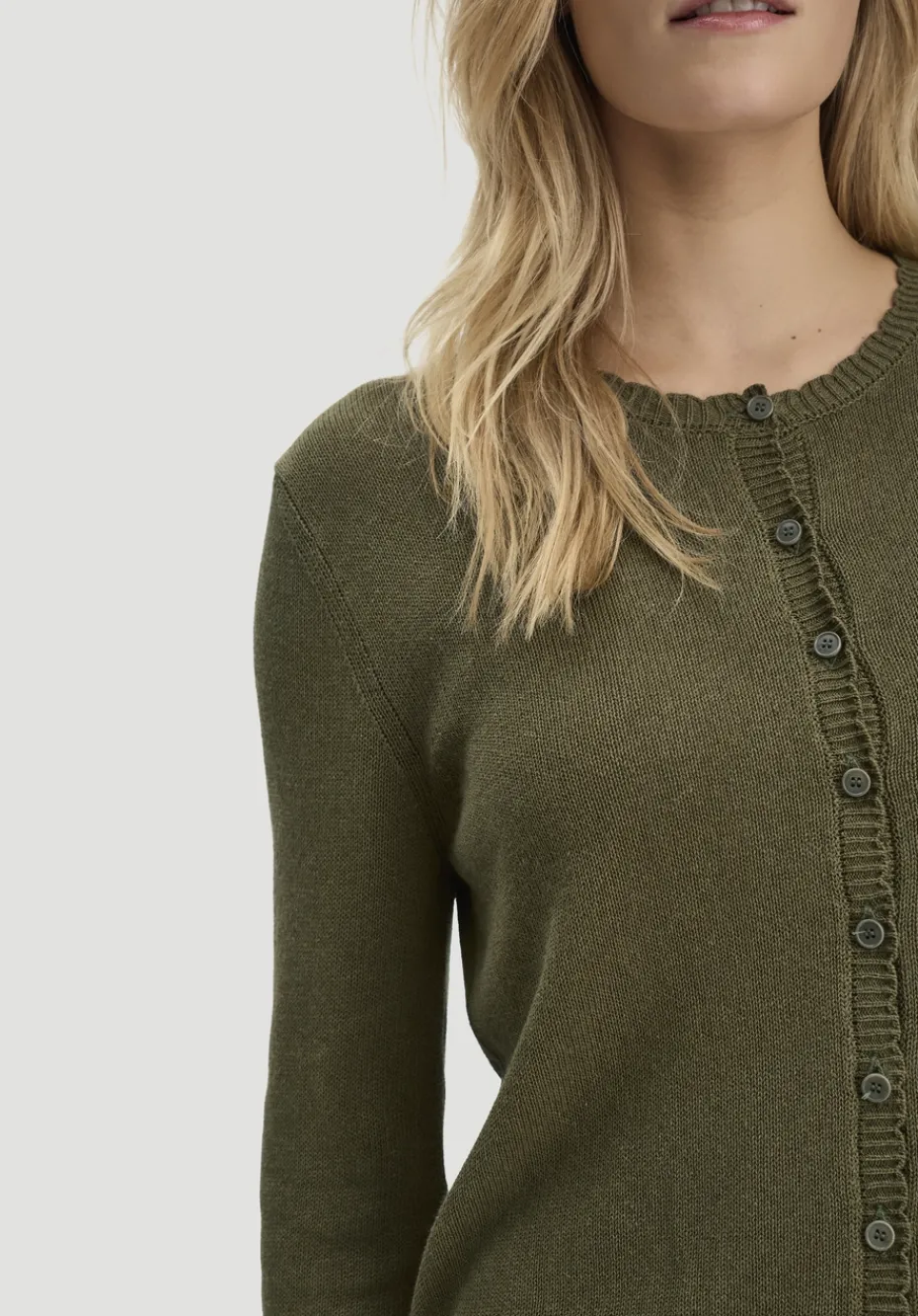 hessnatur Strick Jacke Regular aus Leinen mit Bio-Baumwolle und LENZING™ ECOVERO von goldoliv Sale