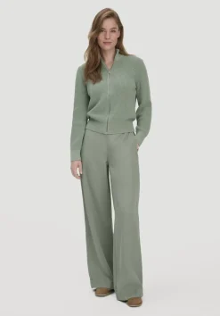 hessnatur Strick Jacke Regular aus reiner Bio-Baumwolle von mattgrün Sale