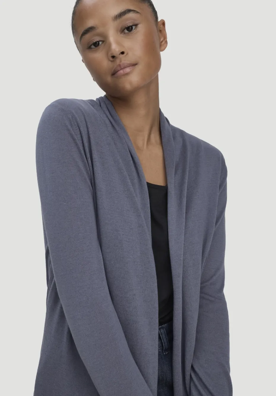 hessnatur Strick Jacke Regular aus TENCEL™ Lyocell und Bio-Baumwolle von schieferblau Sale