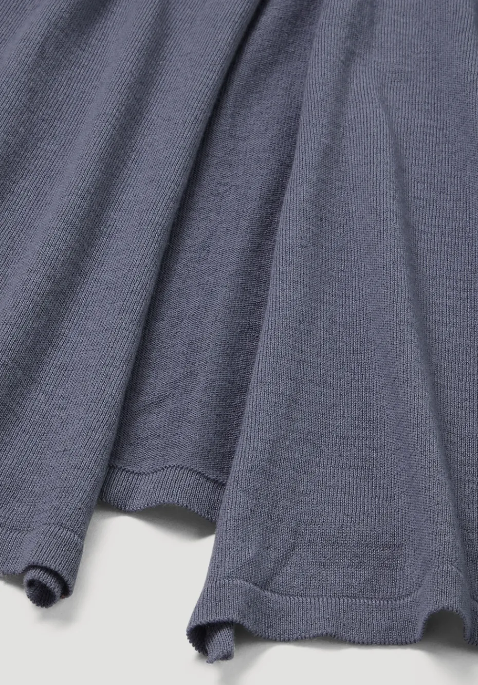 hessnatur Strick Jacke Regular aus TENCEL™ Lyocell und Bio-Baumwolle von schieferblau Sale