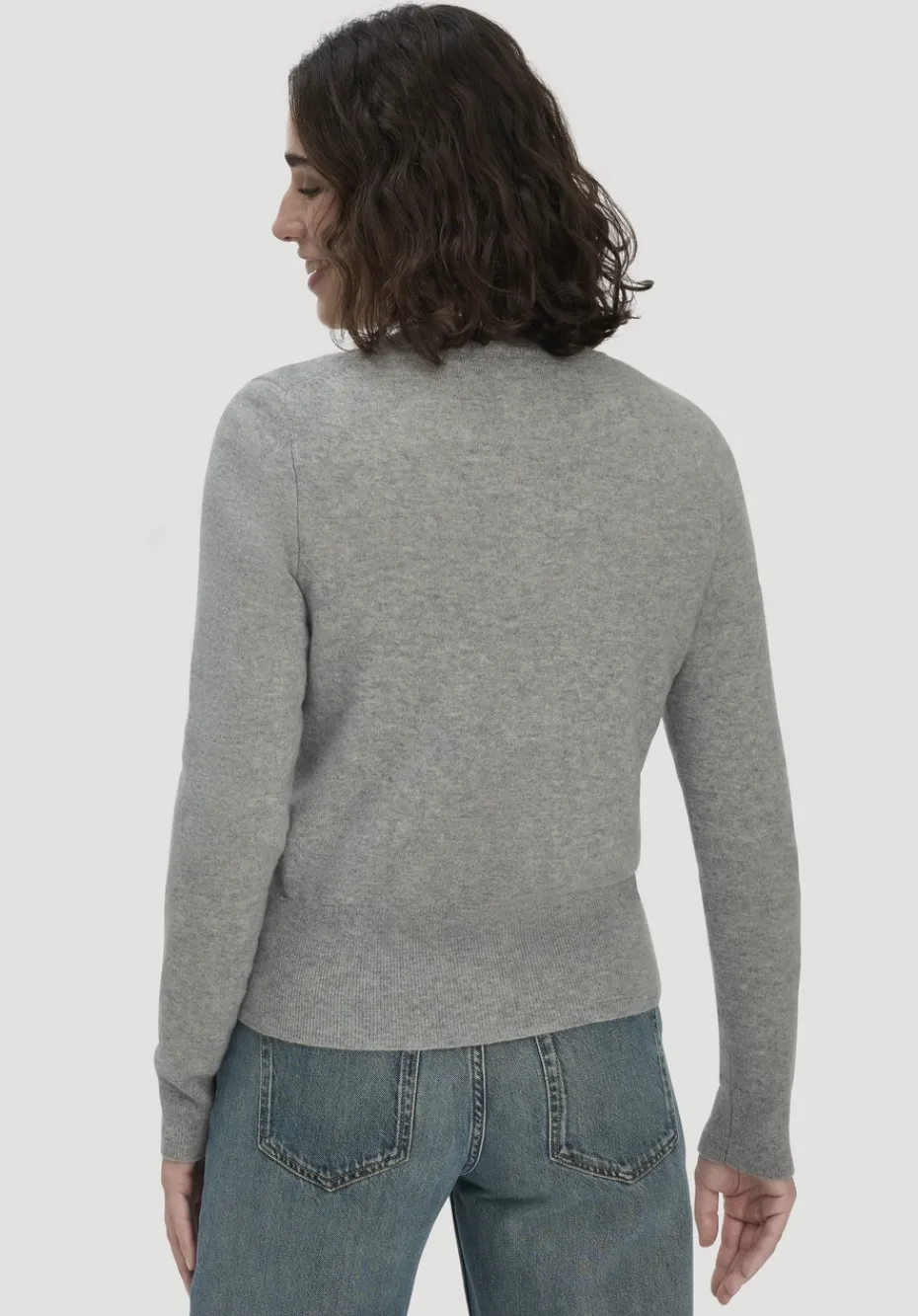 hessnatur Strick Jacke Regular BETTER RECYCLING aus reinem Cashmere von hellgrau New