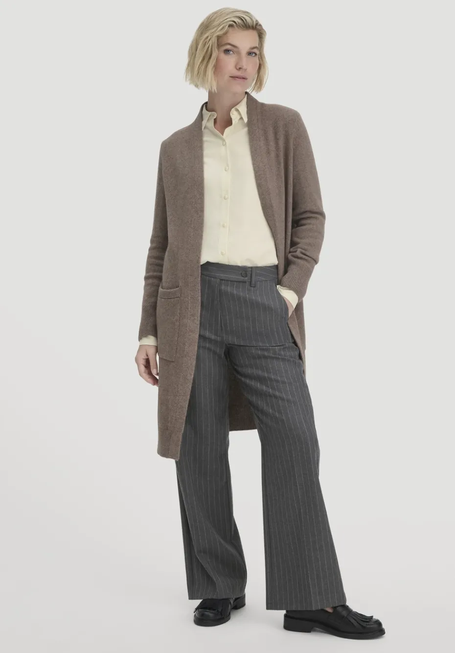 hessnatur Strick Jacke Relaxed aus Bio-Merinowolle mit Bio-Baumwolle von camel Hot