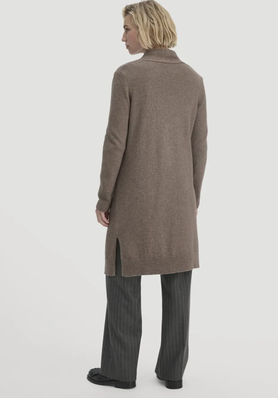hessnatur Strick Jacke Relaxed aus Bio-Merinowolle mit Bio-Baumwolle von camel Hot