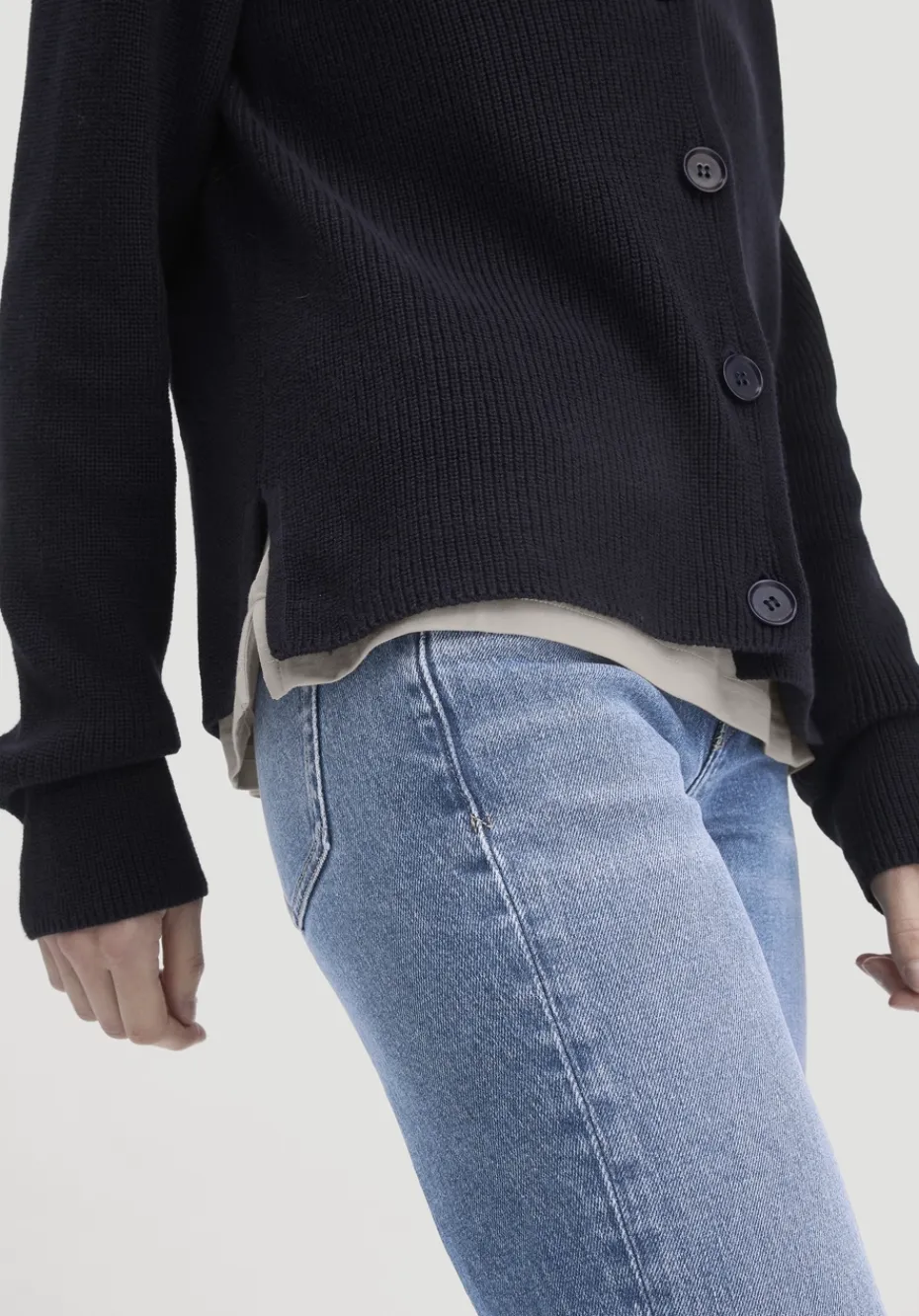 hessnatur Strick Jacke Relaxed aus reiner Bio-Baumwolle von marine