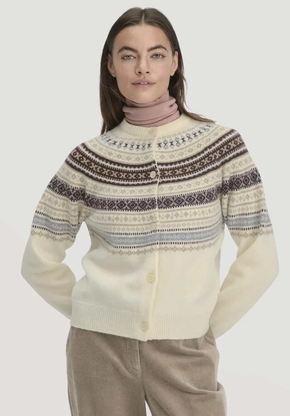 hessnatur Strick Jacke Relaxed BETTER RECYCLING aus reiner Bio-Merinowolle von cocos Hot