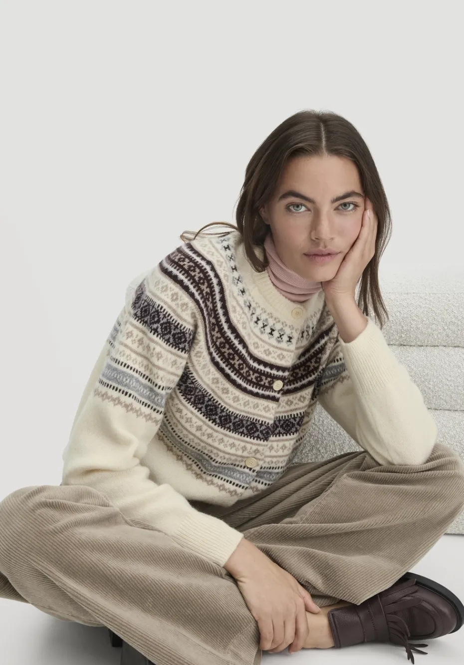 hessnatur Strick Jacke Relaxed BETTER RECYCLING aus reiner Bio-Merinowolle von cocos Hot