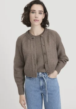 hessnatur Strick Jacke Relaxed Cropped aus Bio-Merinowolle mit Bio-Baumwolle von camel Discount