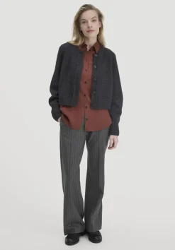 hessnatur Strick Jacke Relaxed Cropped aus Bio-Merinowolle mit Bio-Baumwolle von anthrazit Best