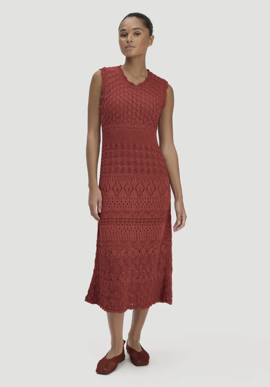 hessnatur Strick Kleid Midi aus reiner Bio-Baumwolle von terrakotta New