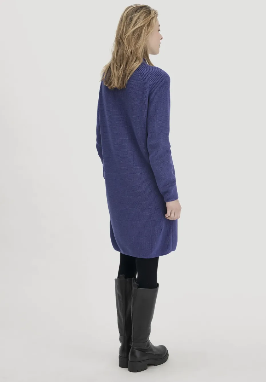 hessnatur Strick Kleid Regular aus reiner Bio-Baumwolle von irisblau Best