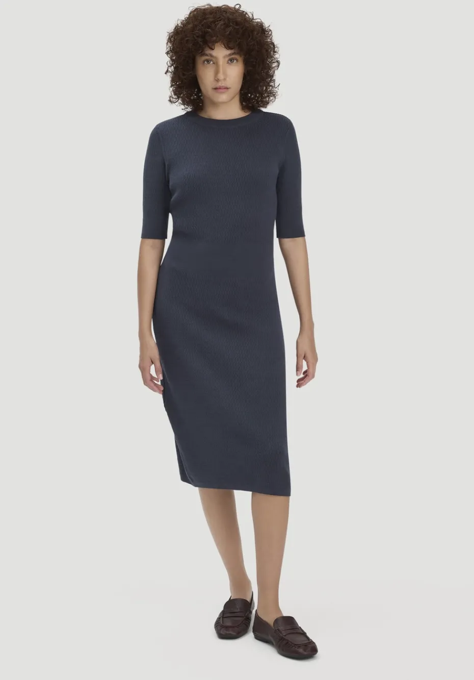 hessnatur Strick Kleid Regular aus Bio-Baumwolle und Wolle von marine Sale