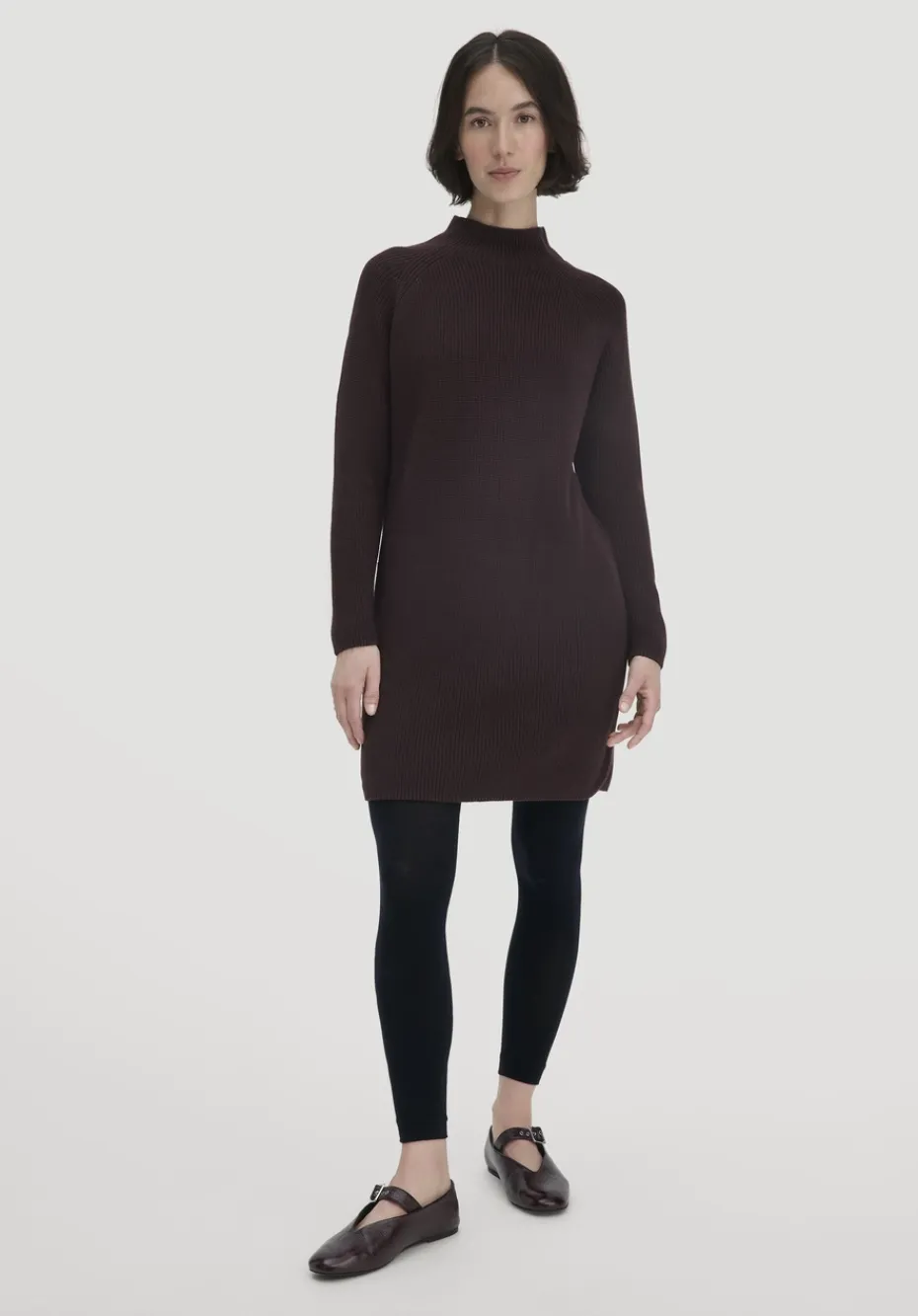hessnatur Strick Kleid Regular aus reiner Bio-Baumwolle von schwarzbeere