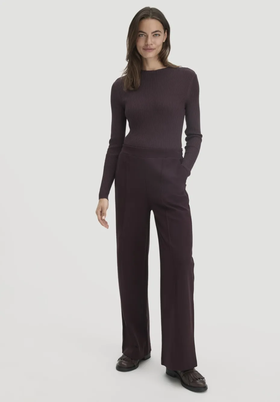 hessnatur Strick Pullover Fitted aus TENCEL™ Lyocell mit Bio-Baumwolle von schwarzbeere Outlet