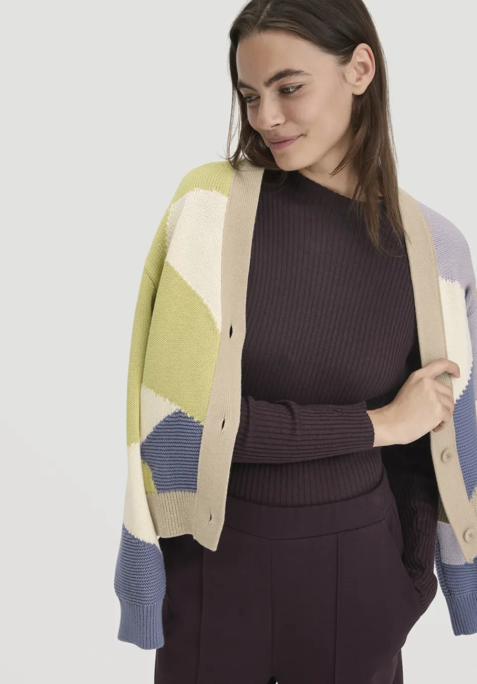 hessnatur Strick Pullover Fitted aus TENCEL™ Lyocell mit Bio-Baumwolle von schwarzbeere Outlet