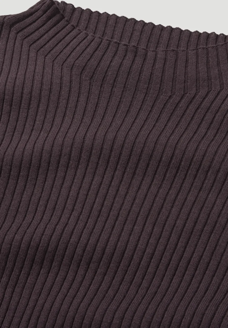 hessnatur Strick Pullover Fitted aus TENCEL™ Lyocell mit Bio-Baumwolle von schwarzbeere Outlet