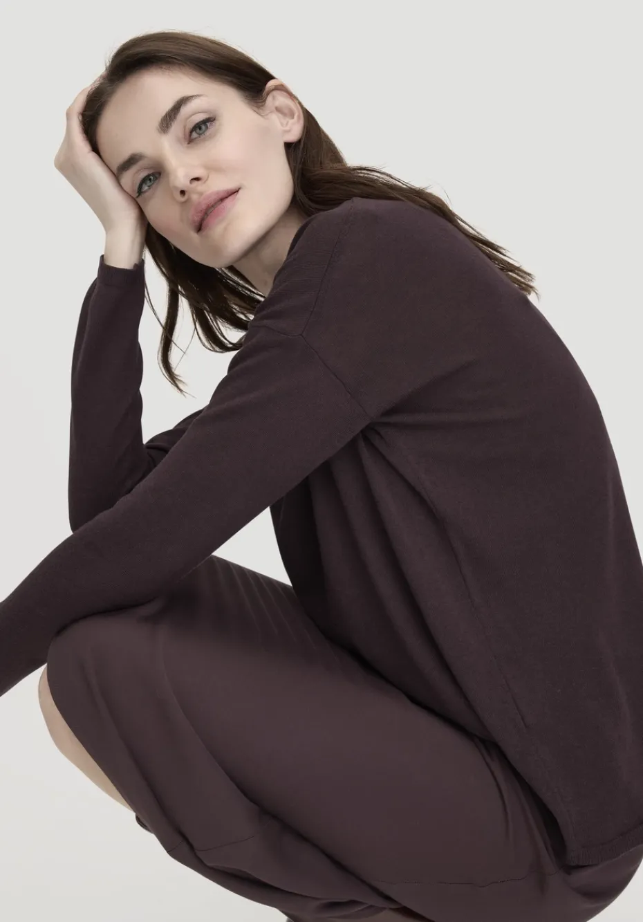 hessnatur Strick Pullover Oversize aus TENCEL™ Lyocell mit Bio-Baumwolle von schwarzbeere