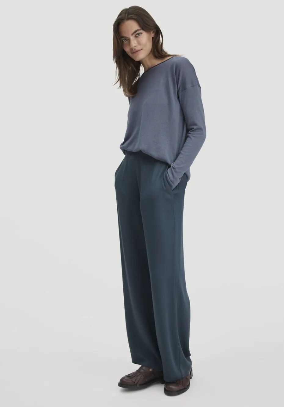 hessnatur Strick Pullover Oversize aus TENCEL™ Lyocell mit Bio-Baumwolle von schieferblau