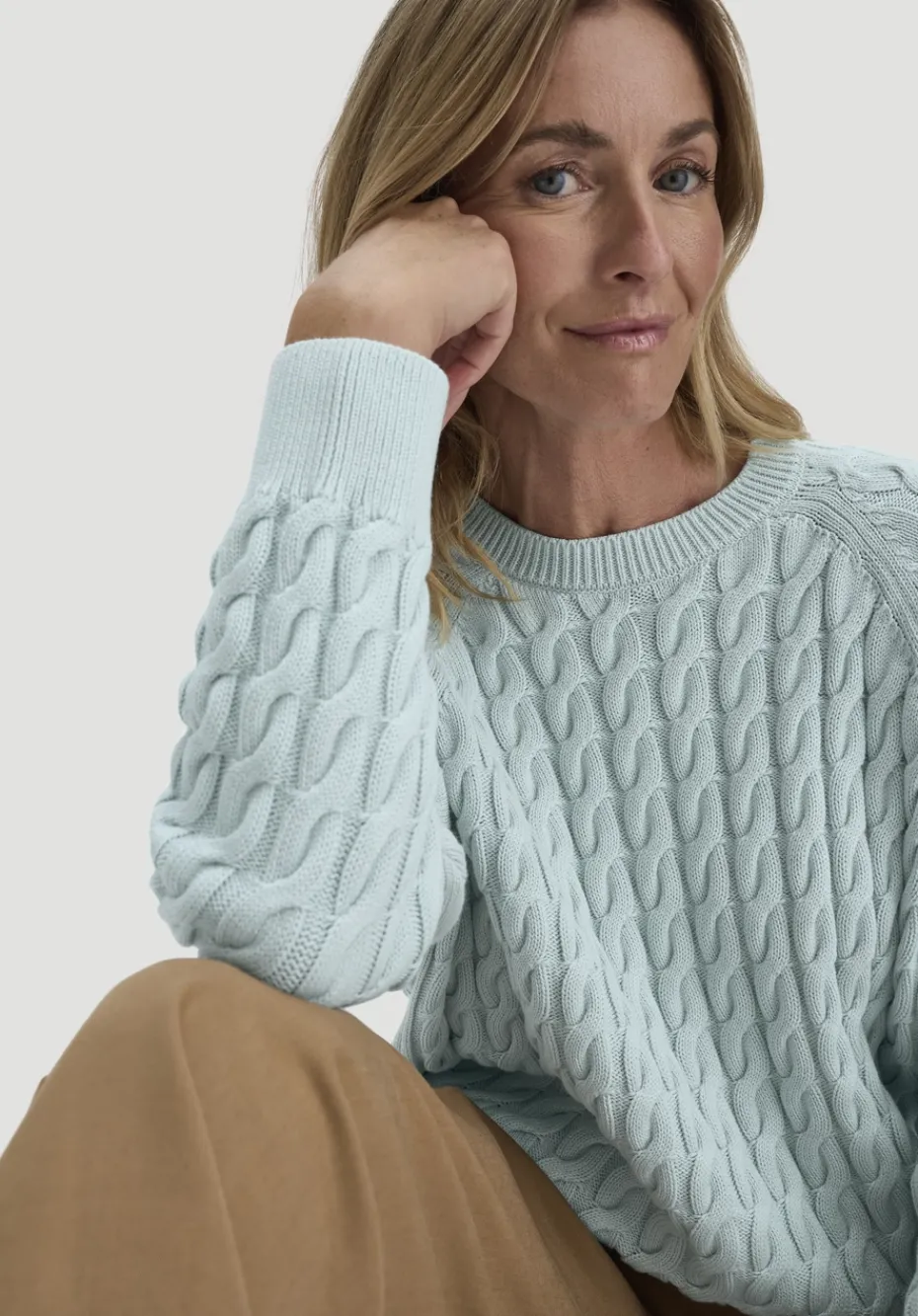 hessnatur Strick Pullover Regular aus reiner Bio-Baumwolle von perlblau