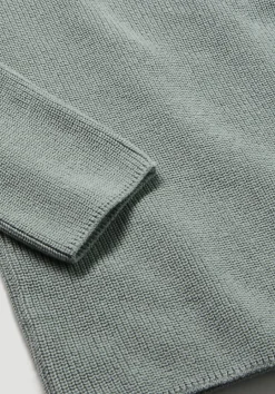 hessnatur Strick Pullover Regular aus reiner Bio-Baumwolle von mattgrün Hot