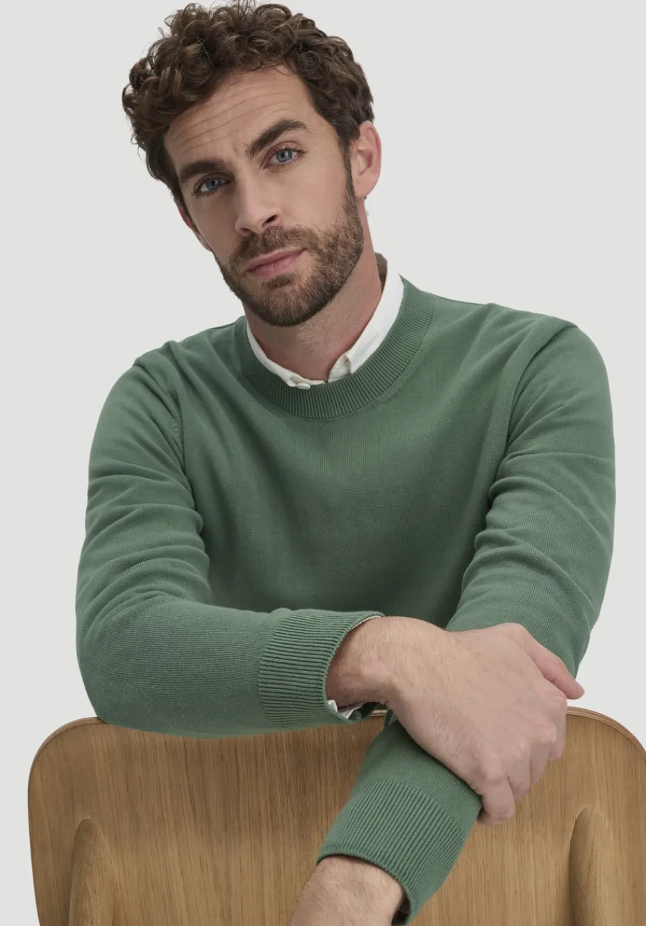 hessnatur Strick Pullover Regular aus reiner Bio-Baumwolle von efeugrün Sale