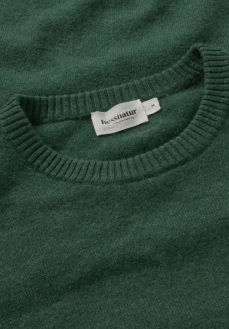 hessnatur Strick Pullover Regular aus Bio-Merinowolle mit Cashmere von tannengrün