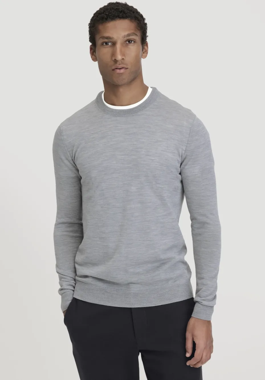 hessnatur Strick Pullover Regular aus reiner Bio-Merinowolle von hellgrau Online