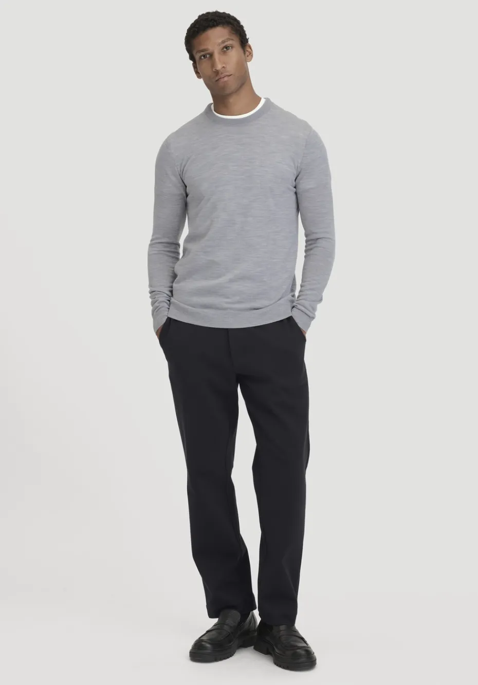 hessnatur Strick Pullover Regular aus reiner Bio-Merinowolle von hellgrau Online