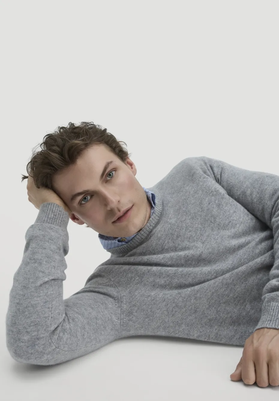 hessnatur Strick Pullover Regular BETTER RECYCLING aus reinem Cashmere von hellgrau Hot