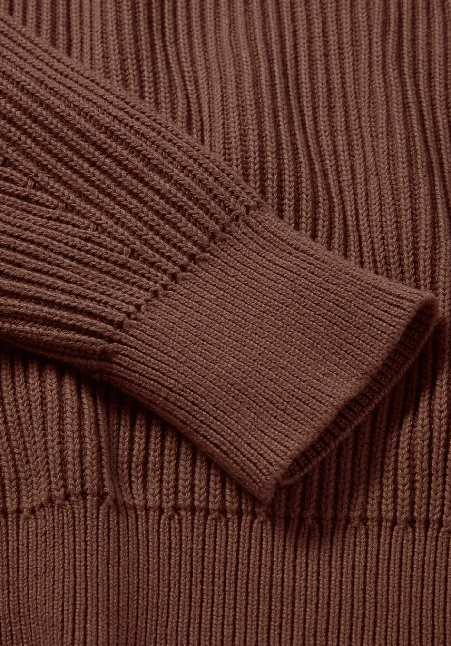 hessnatur Strick Pullover Relaxed aus reiner Bio-Baumwolle von dunkles rost New