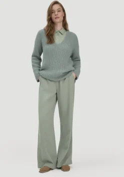 hessnatur Strick Pullover Relaxed aus reinem Alpaka von mattgrün