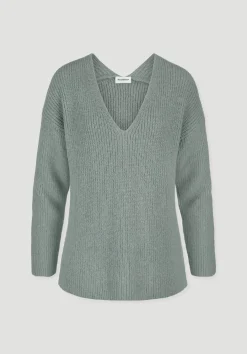 hessnatur Strick Pullover Relaxed aus reinem Alpaka von mattgrün