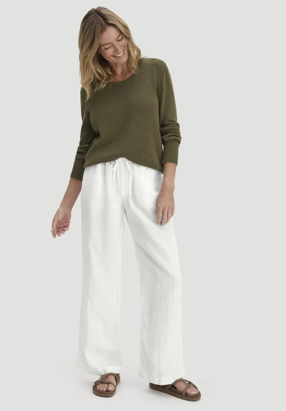 hessnatur Strick Pullover Relaxed aus Leinen mit Bio-Baumwolle und LENZING™ ECOVERO von goldoliv