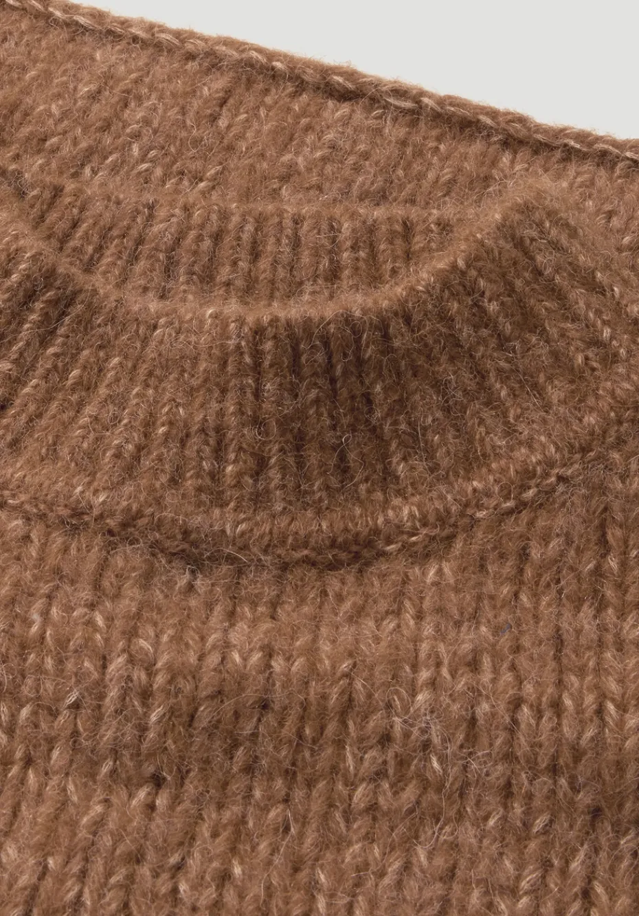 hessnatur Strick Pullover Relaxed aus Alpaka mit Bio-Baumwolle von cognac