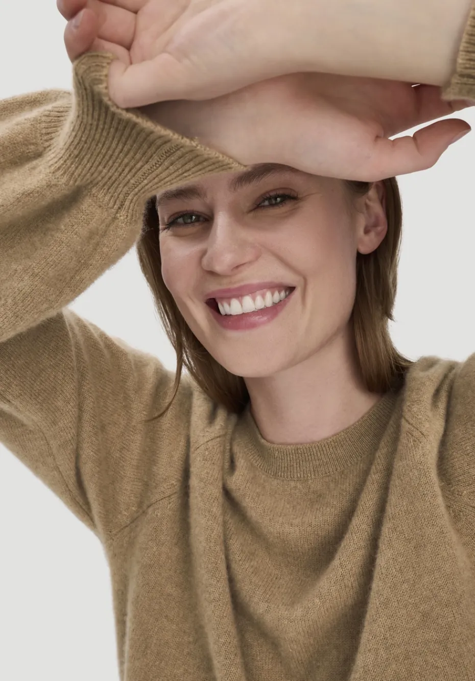 hessnatur Strick Pullover Relaxed BETTER RECYCLING aus reinem Cashmere von camelbraun New