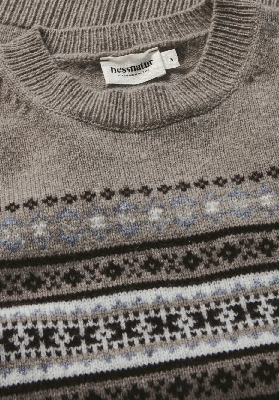 hessnatur Strick Pullover Relaxed BETTER RECYCLING aus reiner Bio-Merinowolle von camel