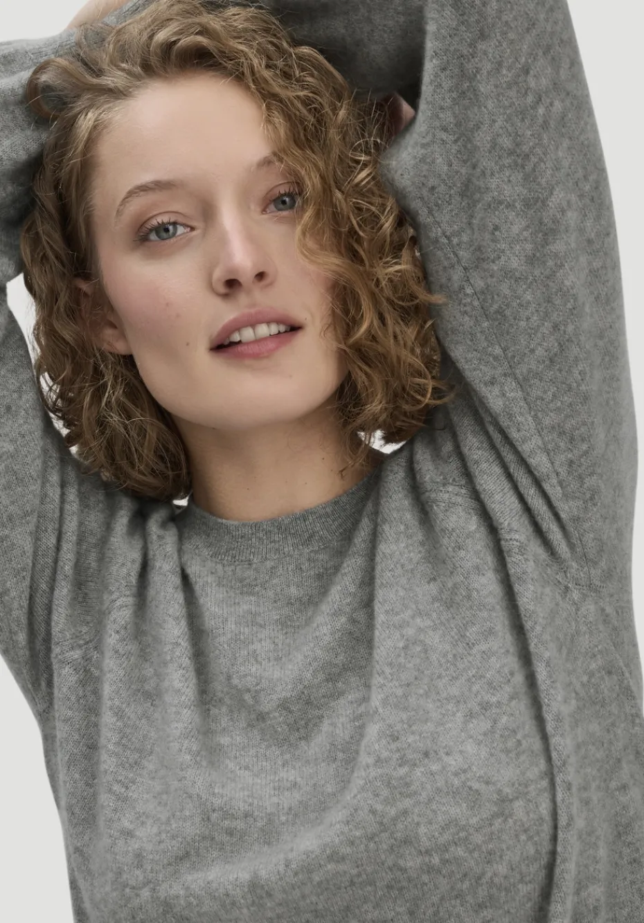 hessnatur Strick Pullover Relaxed BETTER RECYCLING aus reinem Cashmere von hellgrau Outlet