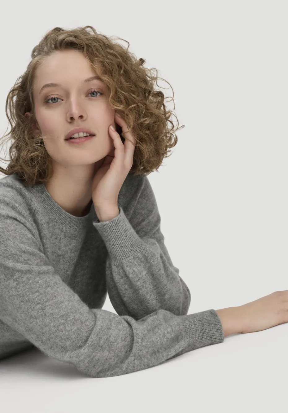 hessnatur Strick Pullover Relaxed BETTER RECYCLING aus reinem Cashmere von hellgrau Outlet