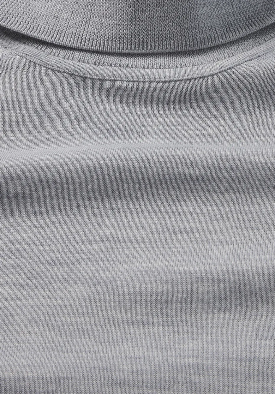 hessnatur Strick Rollkragen Pullover Regular aus reiner Bio-Merinowolle von hellgrau Hot