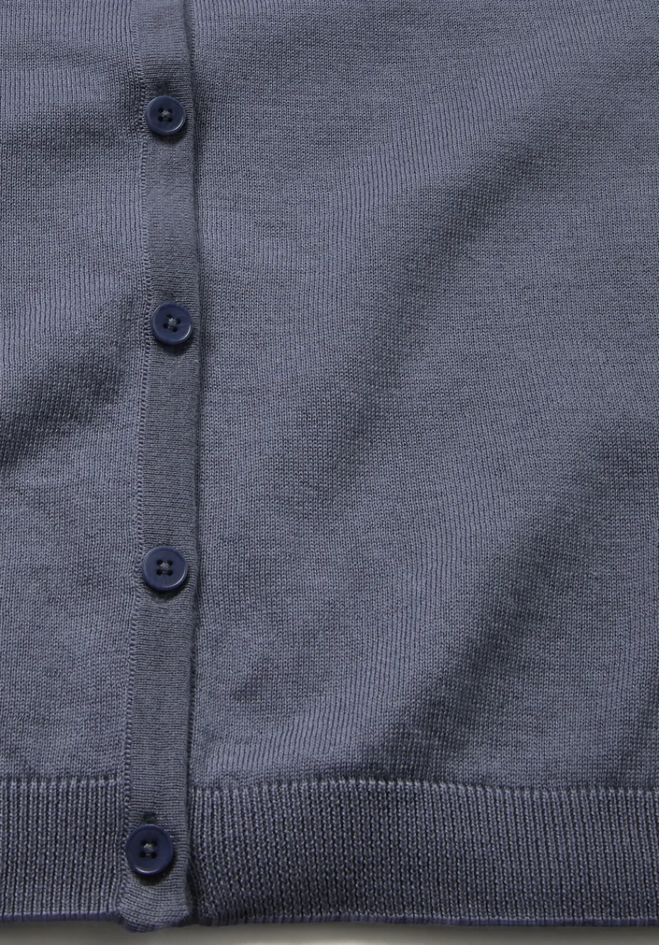 hessnatur Strickjacke Regular aus TENCEL™ Lyocell mit Bio-Baumwolle von schieferblau New