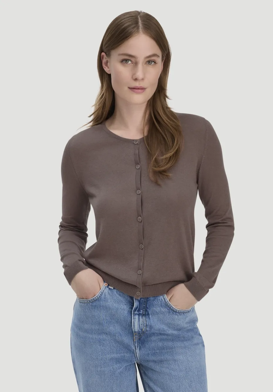 hessnatur Strickjacke Regular aus TENCEL™ Lyocell mit Bio-Baumwolle von mocca Discount