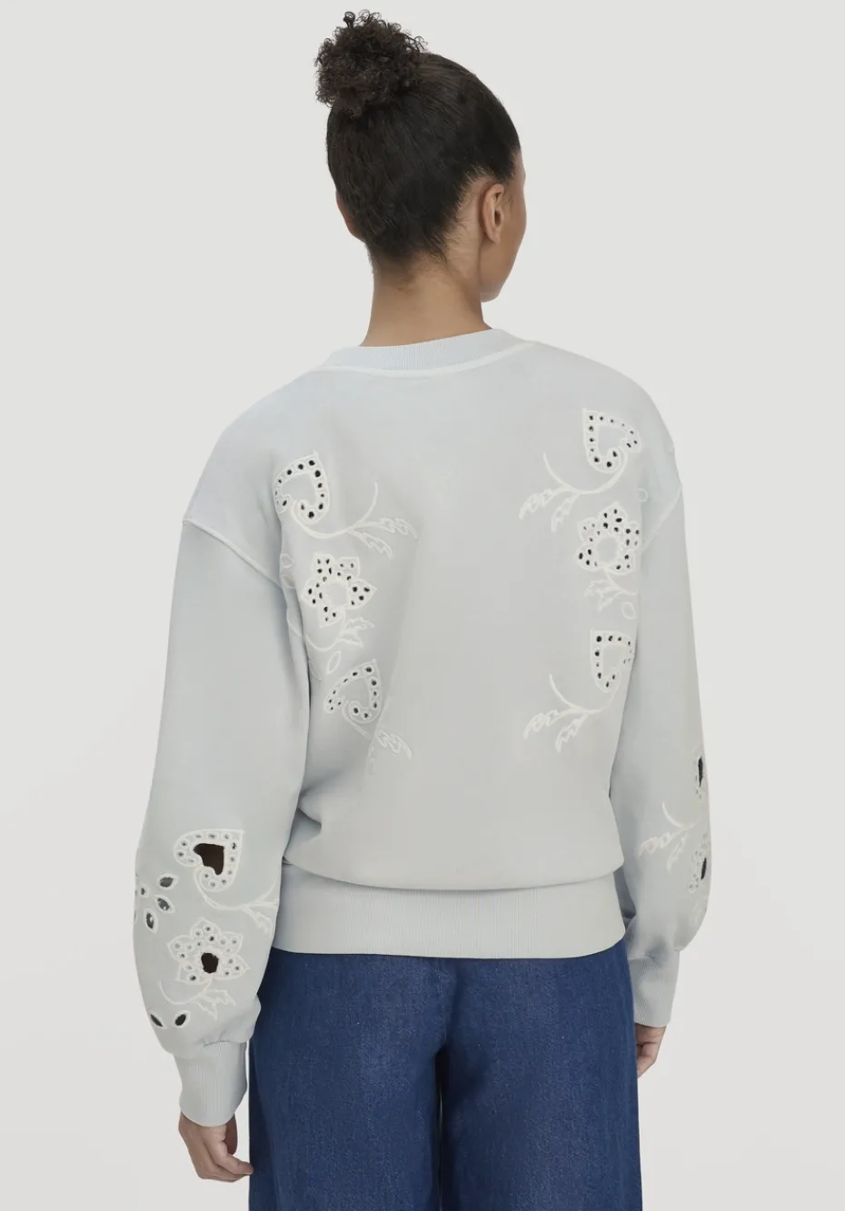 hessnatur Sweatshirt Relaxed BETTER RECYCLING aus reiner Bio-Baumwolle von perlblau Sale