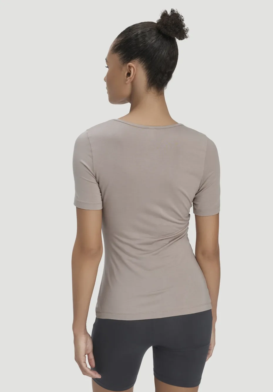 hessnatur T-Shirt PURE FLOW aus TENCEL™ Modal von mandelbraun Outlet