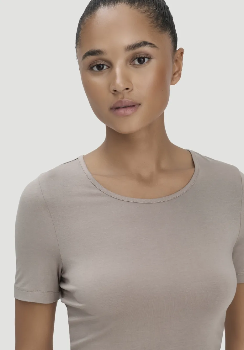 hessnatur T-Shirt PURE FLOW aus TENCEL™ Modal von mandelbraun Outlet