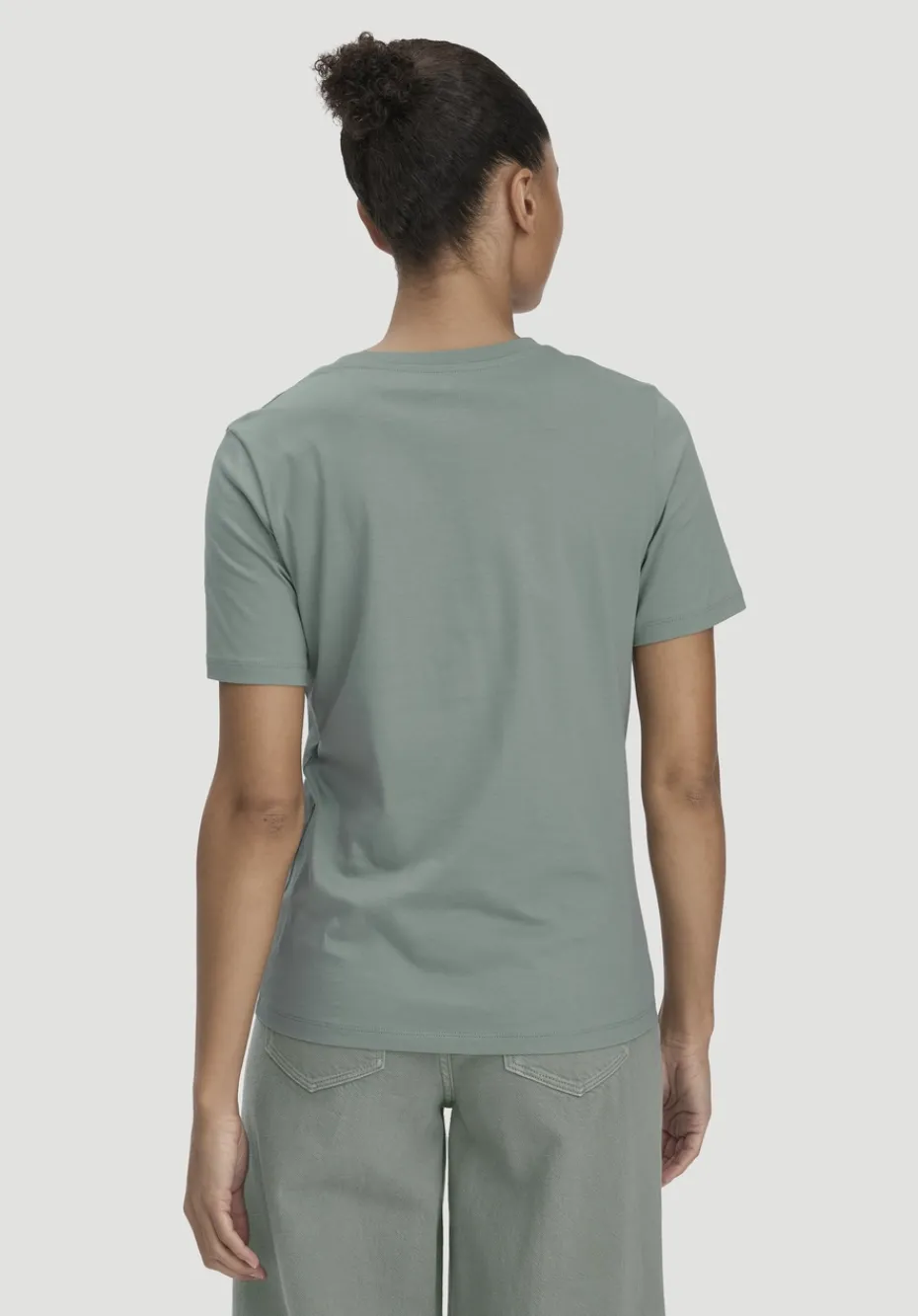 hessnatur T-Shirt Regular aus Regenerative Organic Cotton (ROC) von mattgrün Outlet