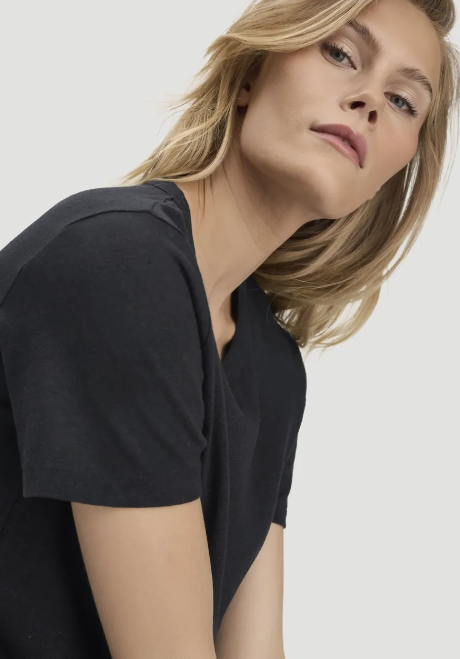 hessnatur T-Shirt Relaxed aus Leinen und Bio-Baumwolle von schwarz Discount