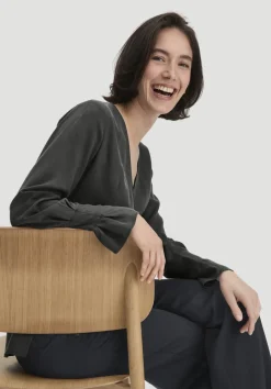 hessnatur Wickelbluse Regular aus TENCEL™ Lyocell von tannengrün Online