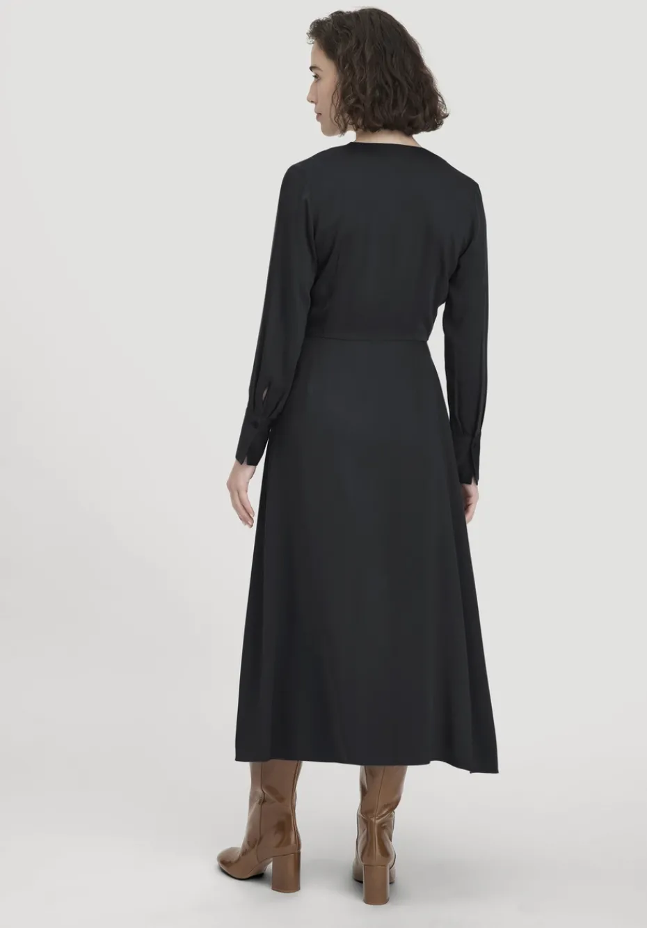 hessnatur Wickelkleid Knöchellang Regular aus reiner LENZING™ ECOVERO™ Viskose von black Outlet