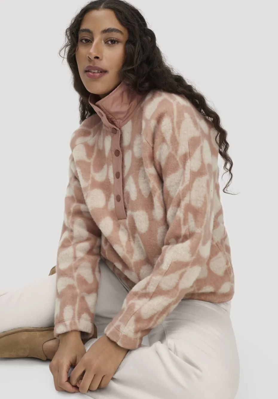 hessnatur Wollfleece Troyer Relaxed aus Bio-Merinowolle mit Bio-Baumwolle von rosé Sale